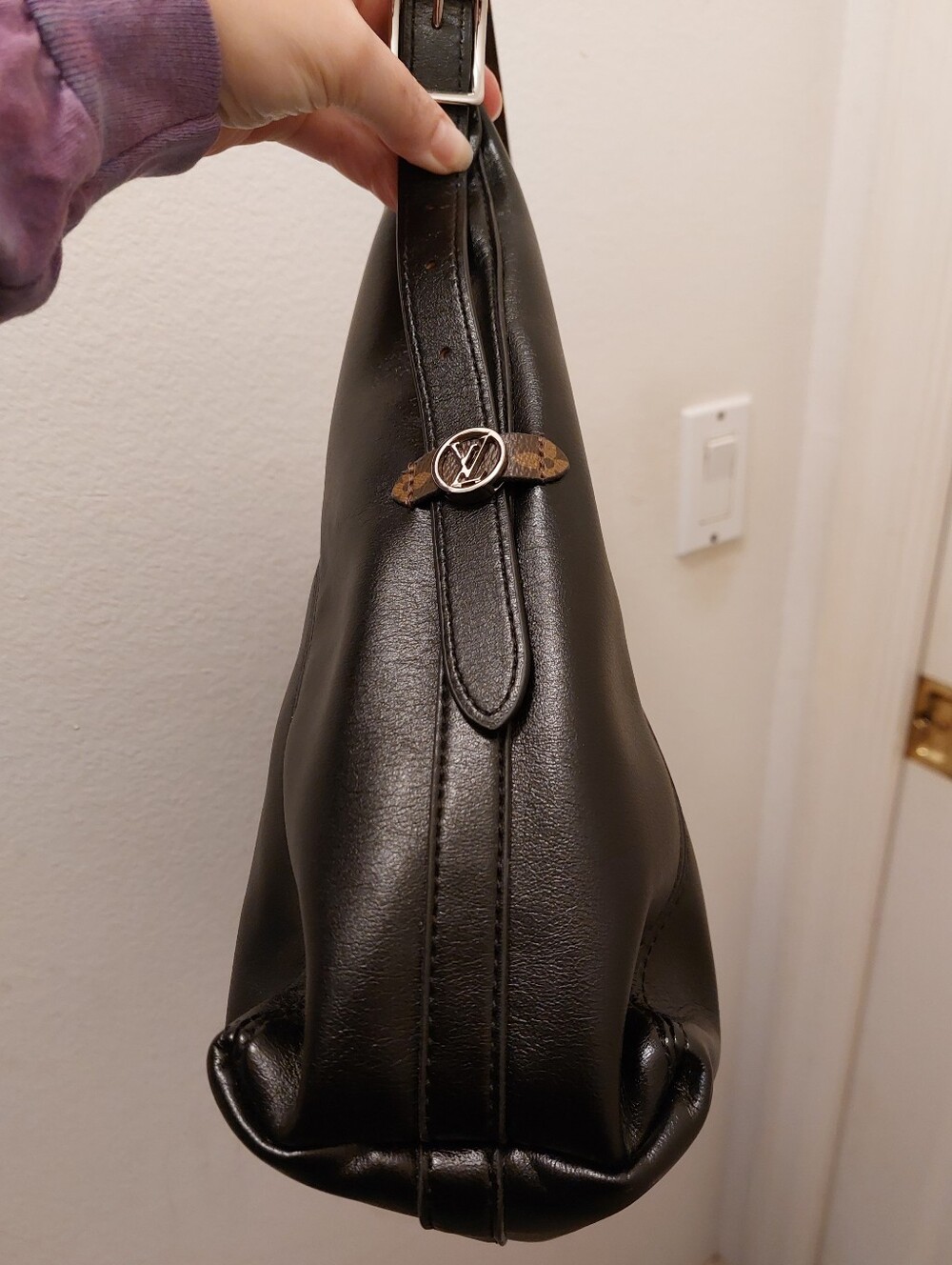 Soft Carryall Easy Hobo Bag - Picture 4 of 11